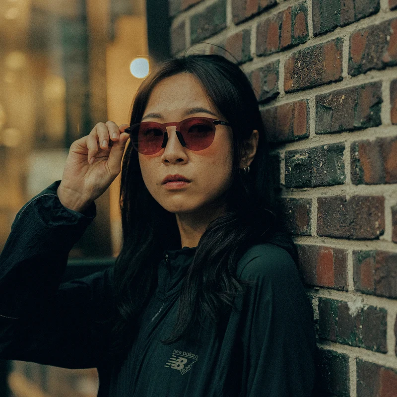 LEGERE ROUND Polished Black Brown/Red Gradient Lens