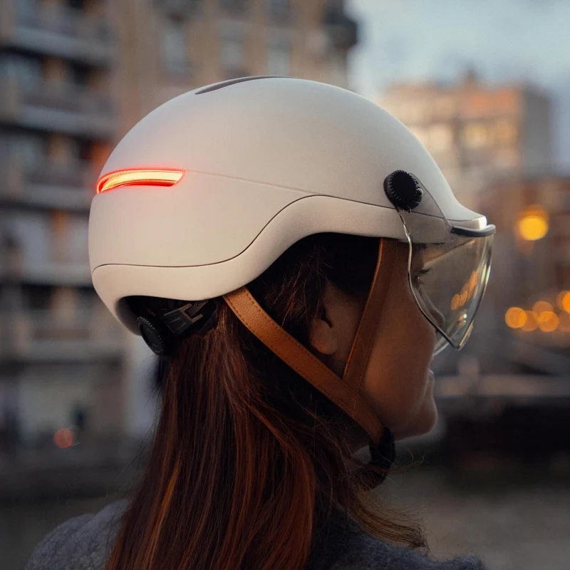 Overade LIFE - Casque Vélo Lumineux avec Clignotants