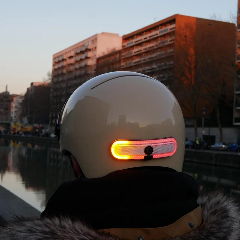 Overade TURN - Éclairage AR Vélo/Casque – Clignotants – Détecteur Feu Stop