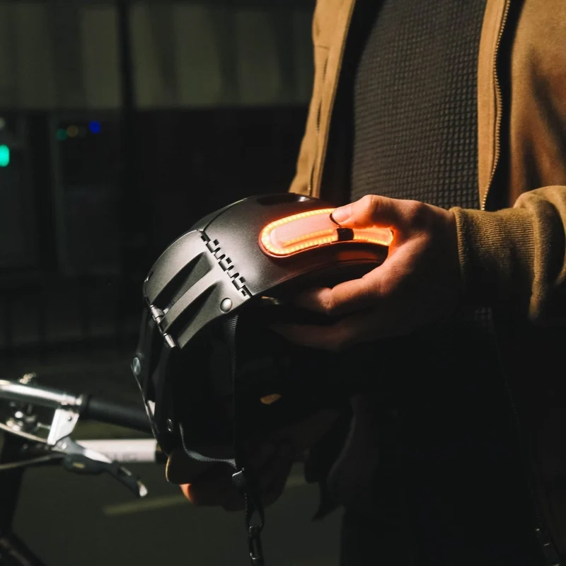 Overade TURN - Éclairage AR Vélo/Casque – Clignotants – Détecteur Feu Stop