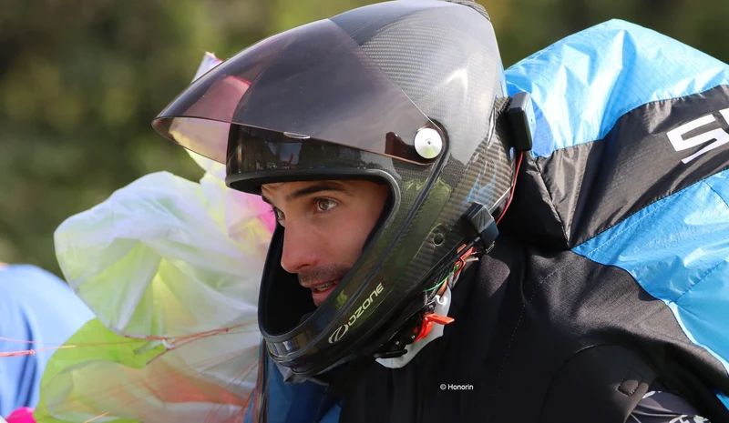 Icaro NeroHero Casque intégral Carbone véritable, livré avec visière