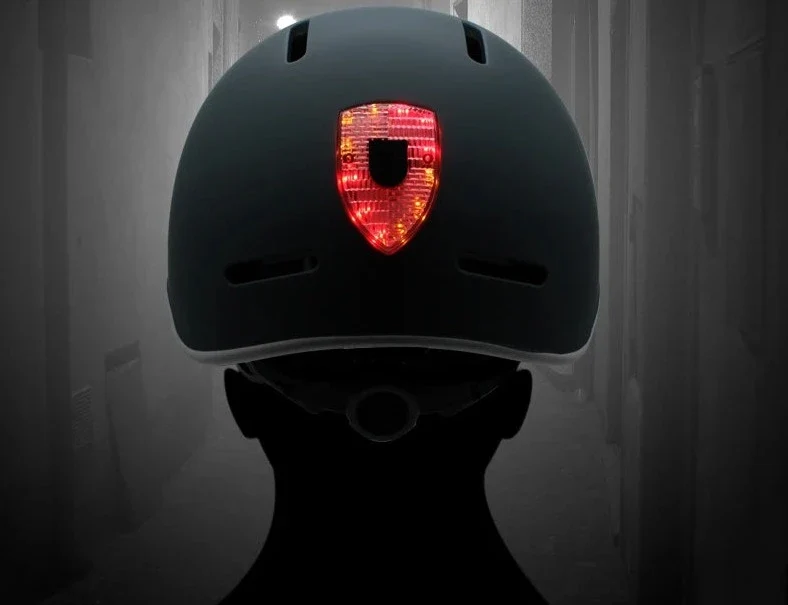FTIIER - Casque de Vélo Extérieur Portable avec LED et Chargement USB