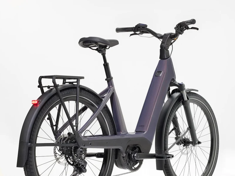 Vélo hybride électrique Trek Charter+ 4 Lowstep 2027