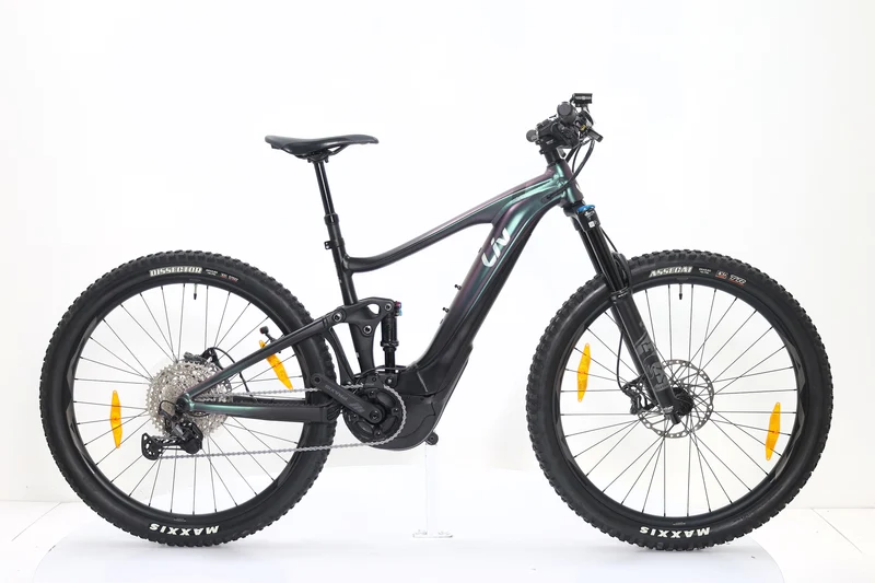 LIV Intrigue X E+ 2 2022 T.M