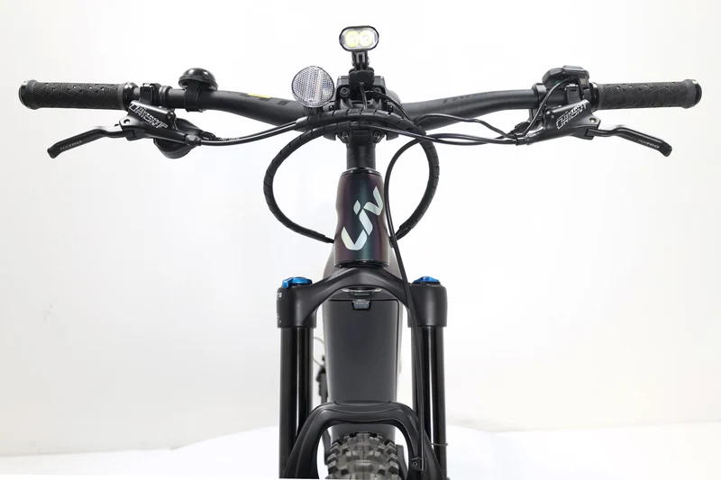 LIV Intrigue X E+ 2 2022 T.M
