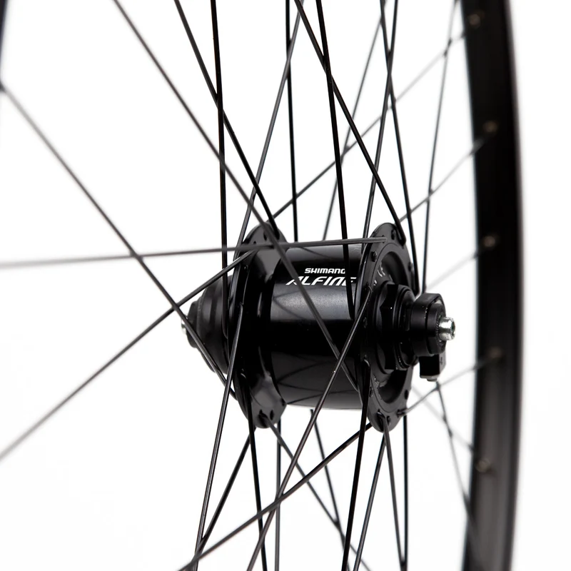 Roue vélo avant 28 pouces dynamo moyeu Alfine Shimano Centerlock