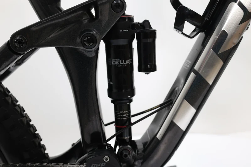 TREK Remedy 8 2022 T.M