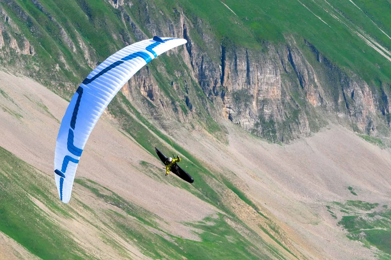 Ozone Lyght – Parapente EN-C de performance