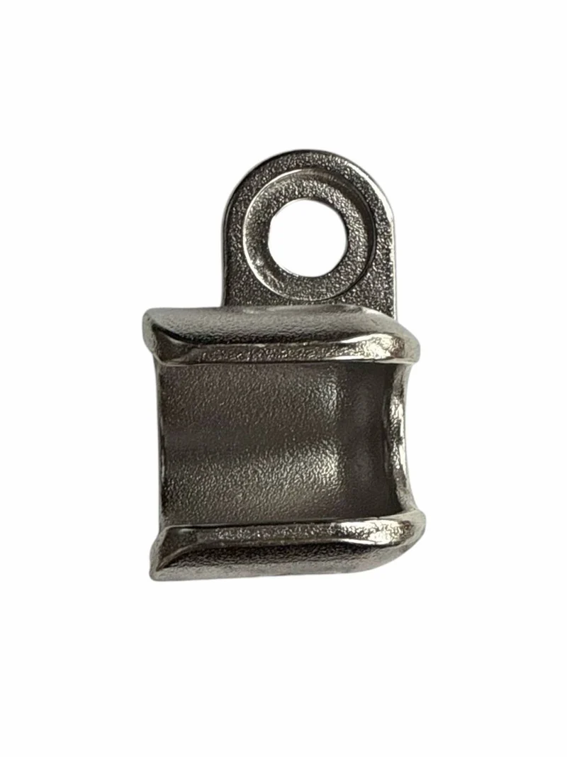 Attache de remorque pour axe de roue
