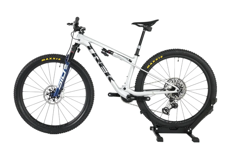 TREK Supercaliber SLR 9.9 Flight Attendant 2025 T.S
