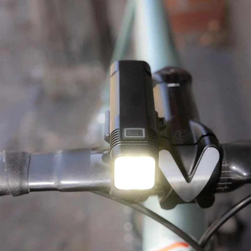 Kit Eclairage vélo avant et arrière Blinder Pro 1000 et Cobber Reflex