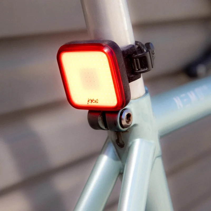 Kit éclairage vélo avant et arrière Blinder Pro 1000 et Blinder Rear Square