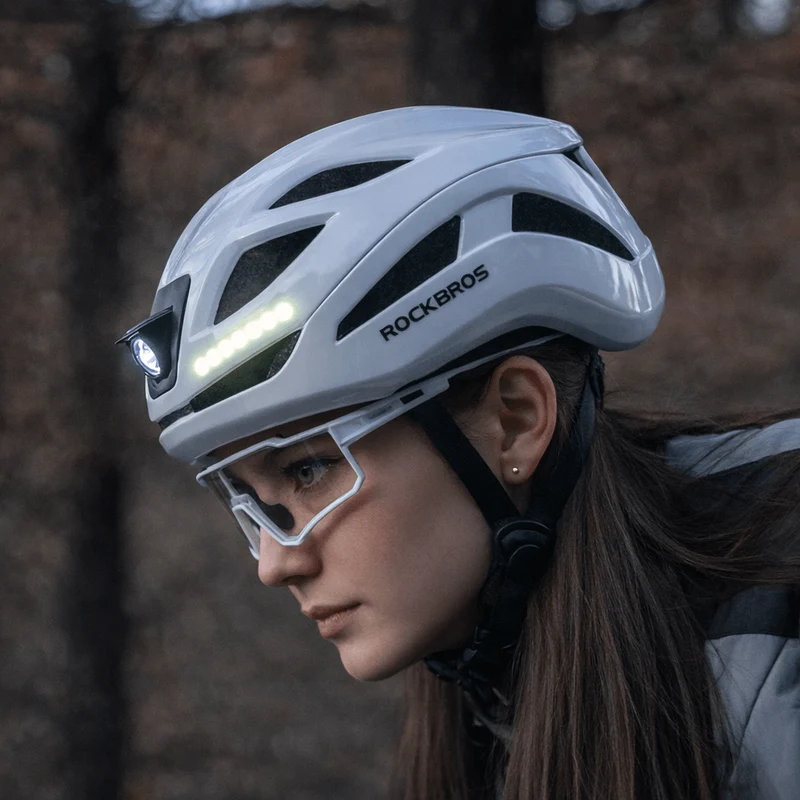LumiRide™ | Casque velo avec éclairage avant et arrière, protection renforcée