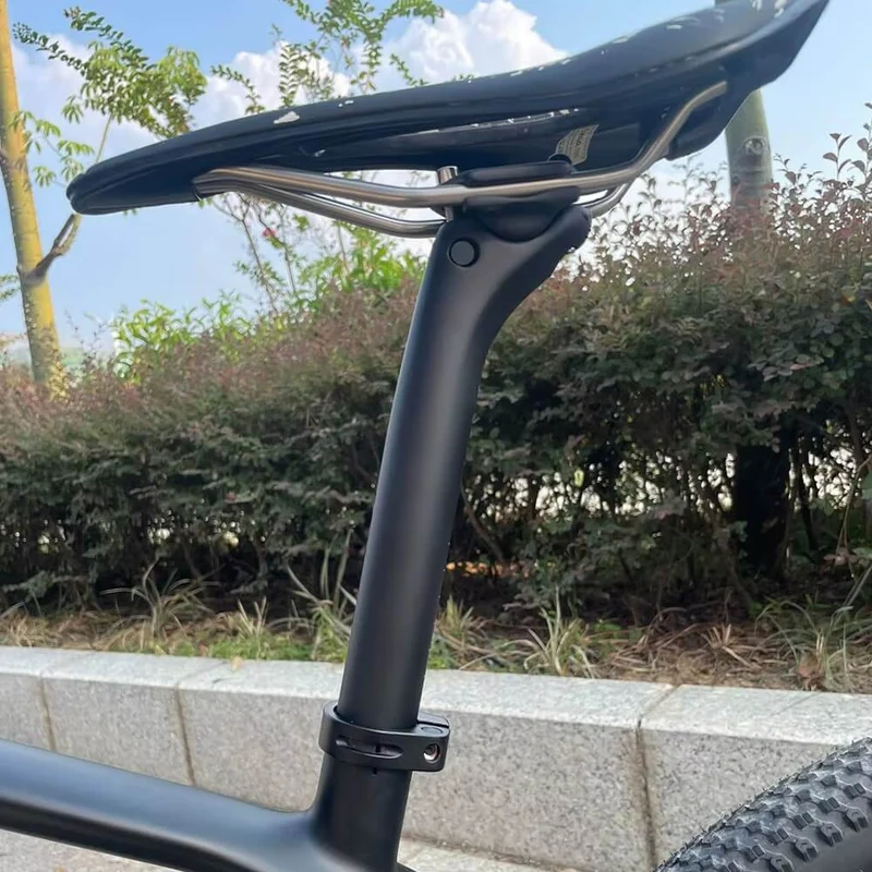 StraightTrack™ | Tige de selle en carbone légère avec maintien stable et confort longue distance