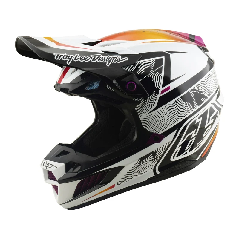 SE5 Composite Helmet Lined up Black