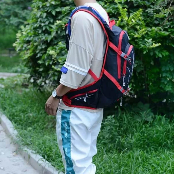 CycloCarrier™ | Sac a dos velo 25L avec poche à eau de 2L et rangements multiples