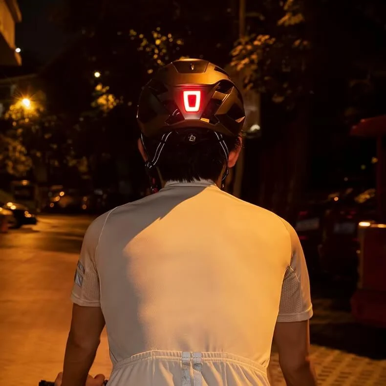 SafetyBikeTaillight™ | Feu arriere velo rechargeable et haute visibilité