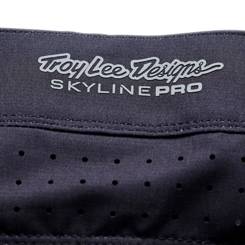 Skyline Pro Short Shell Mono Carbon