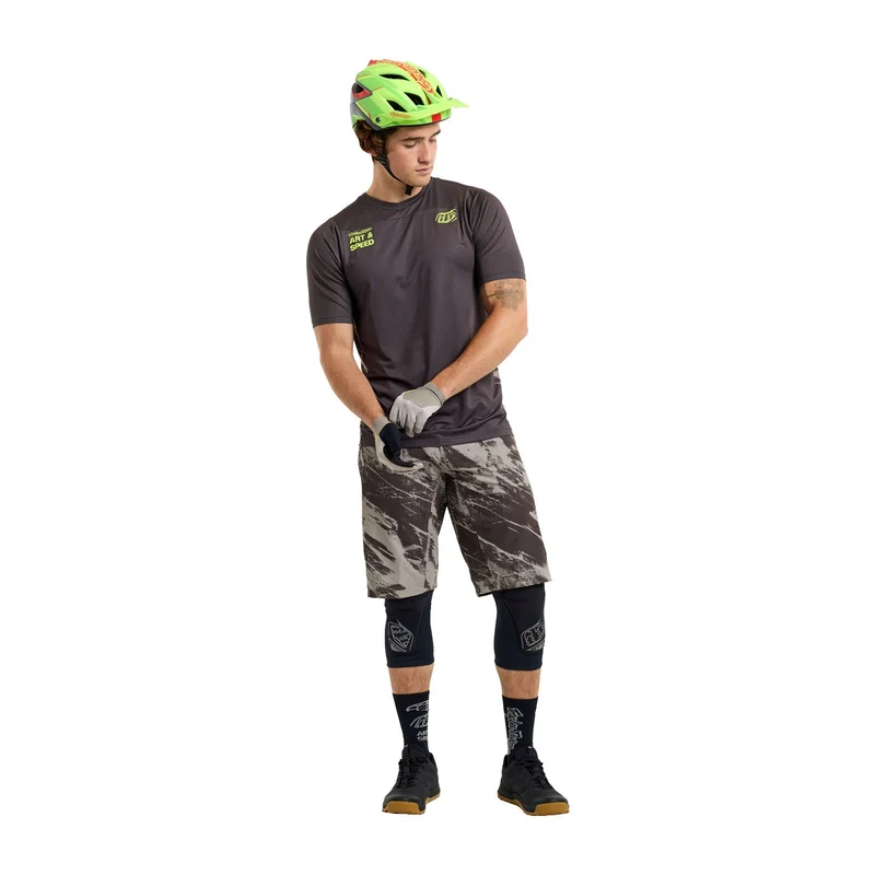Skyline Short Shell Elemental Dark Earth
