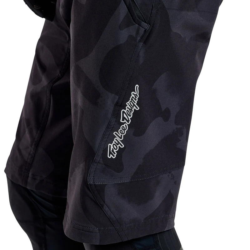 Skyline Short Shell Scrubland Carbon