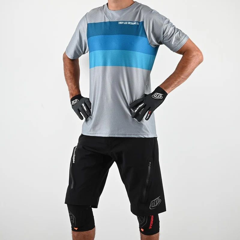 Resist Short W/ Liner Solid Black