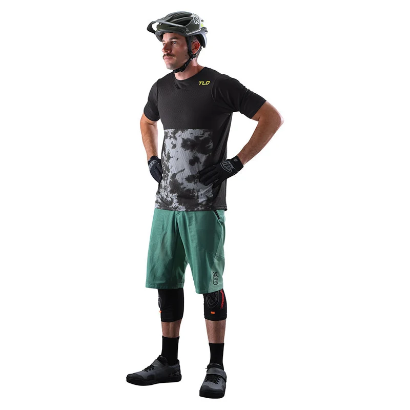 Skyline Air Short W/ Liner Solid Glass Green