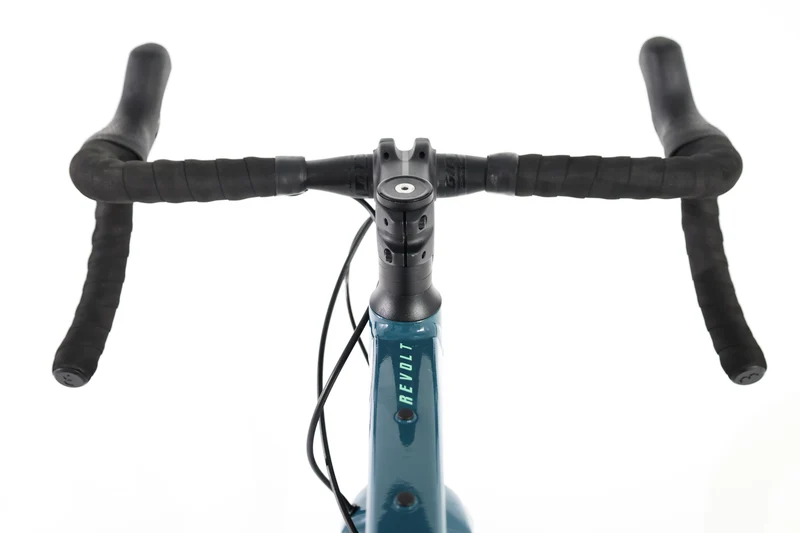 GIANT Revolt 1 2025 T.L