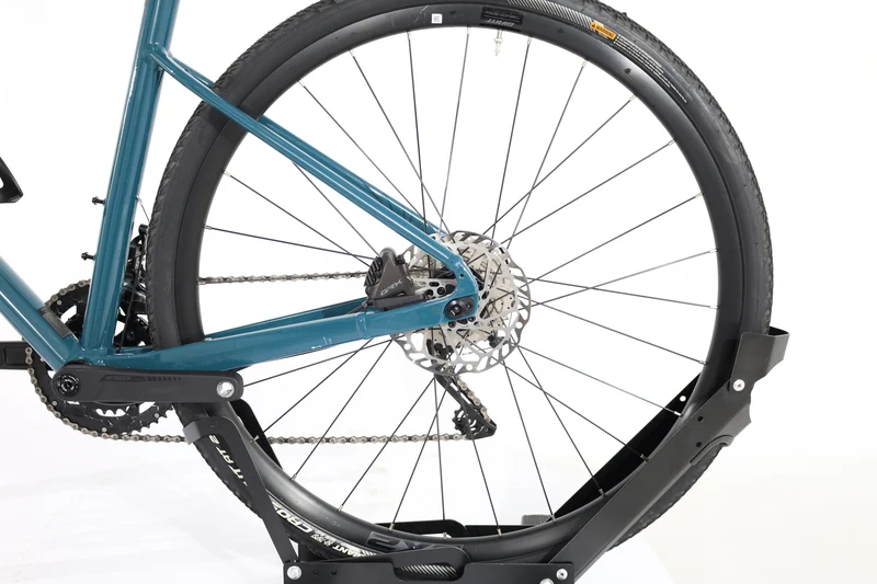 GIANT Revolt 1 2025 T.L