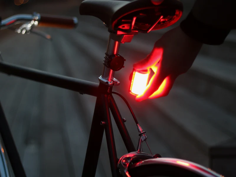 Lumière Magnétique Arrière Shapeheart - Feu Vélo Fixation Aimant Rechargeable