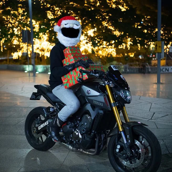 Housse de casque moto pere noel