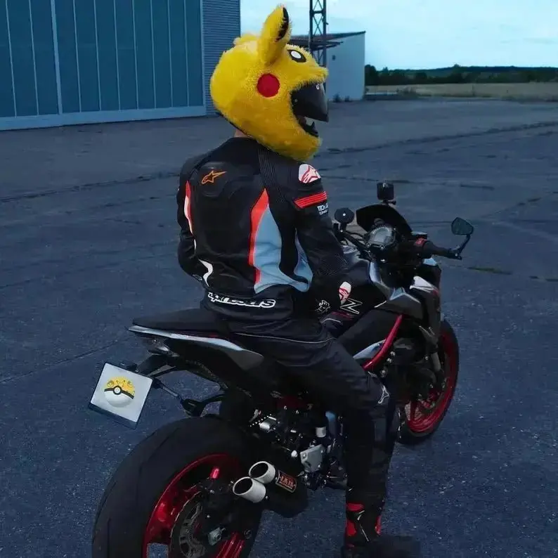 Couvre Casque Moto - Pikachu