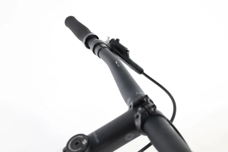 GENESIS Croix de Fer 20 FB 2026 T.L