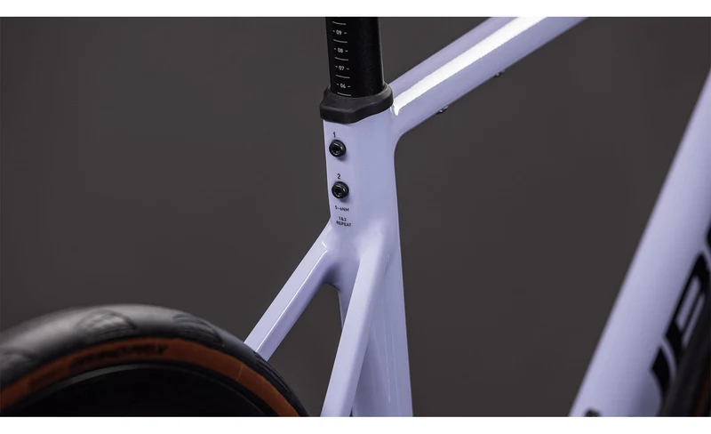 Attain RACE - Cyclamen´n´black - CUBE