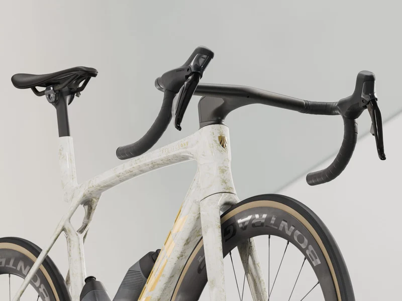 MADONE SLR7 8 GEN - Era White - TREK