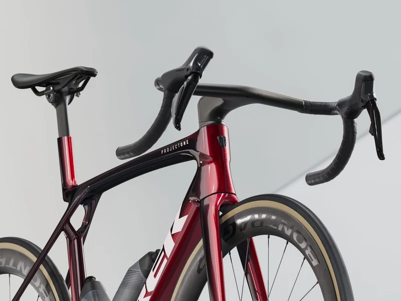 MADONE SLR7 8 GEN - Carbon Red Smoke - TREK
