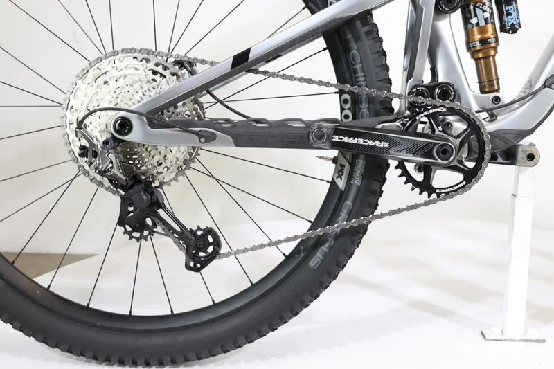 Pivot Trail 429 V2 2022 T.S 2939