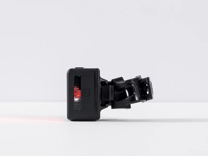 Feu Arrière Vélo Bontrager Flare RT - Visibilité 2km Rechargeable USB