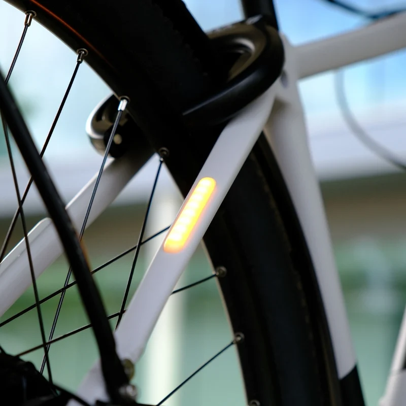 Vélo électrique avec clignotants intégrés Ellipse E2ST Chaîne Fourche Rigide