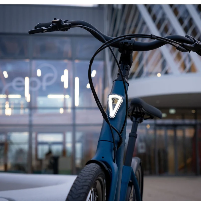 Vélo électrique avec clignotants intégrés Ellipse E2ST Chaîne Fourche Rigide