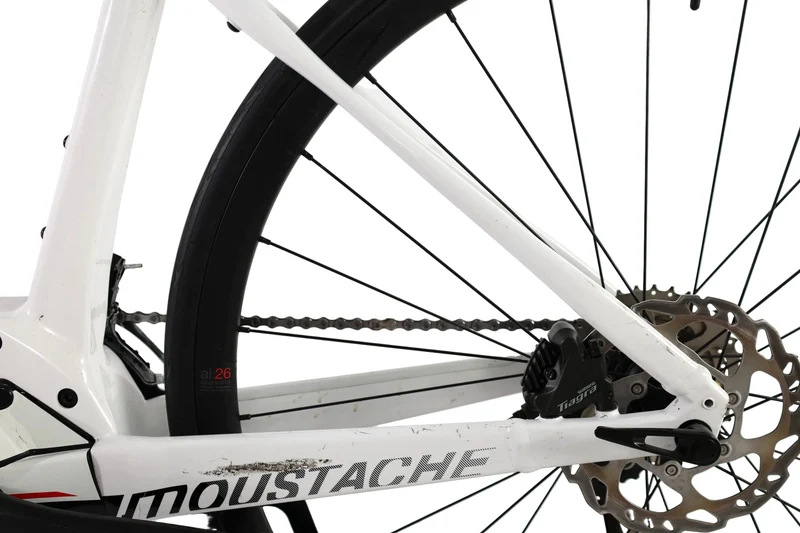 MOUSTACHE Dimanche 28.3 2020 T.50