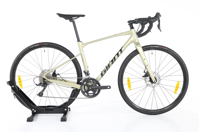 GIANT Revolt 2 2024 T.S