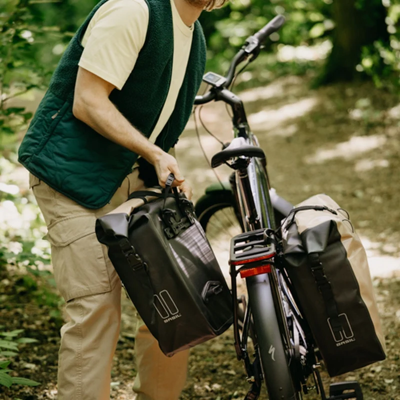 Sacoche porte-bagages vélo étanche Basil Rivo