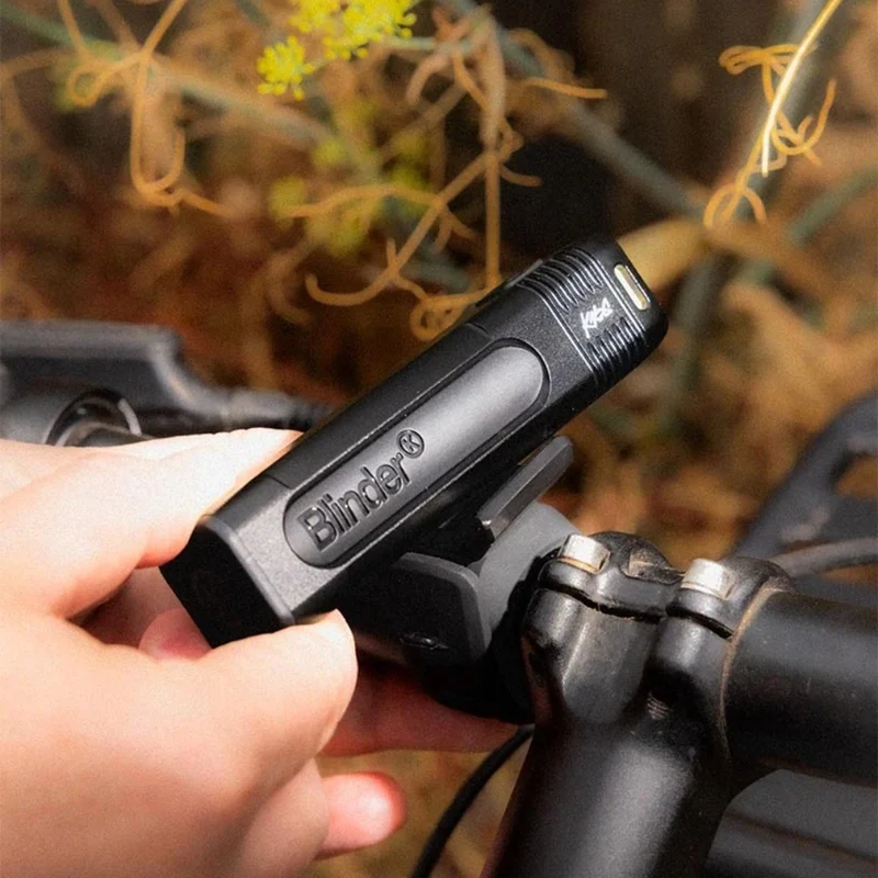 Kit d'éclairage LED vélo Knog Blinder Pro 700 / Plus Rear noir