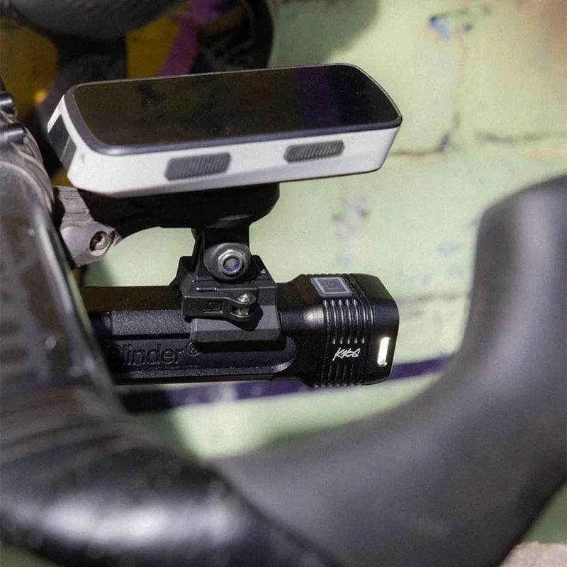 Éclairage LED avant vélo Knog Blinder Pro 1400
