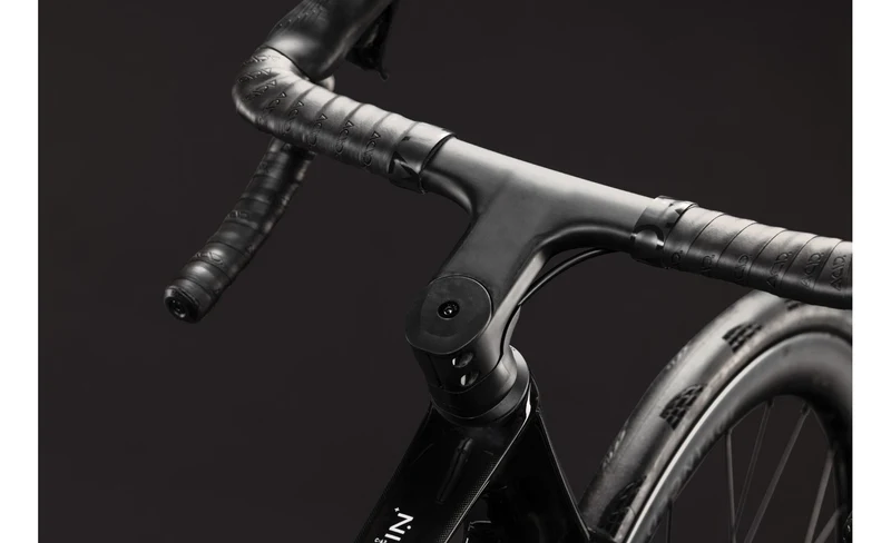 Attain C:62 SLT 2027 - NOIR - CUBE