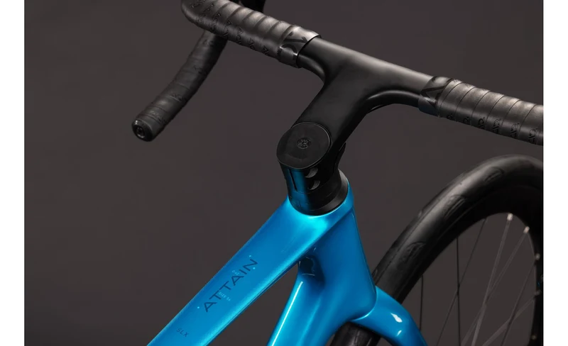 Attain C:62 SLX 2027 - Bleu Ciel Chromé - CUBE