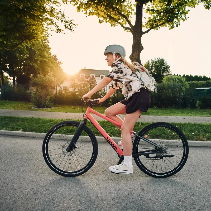 Vélo enfant 20 pouces 6 à 8 ans Woom Explore 4 tout-chemin