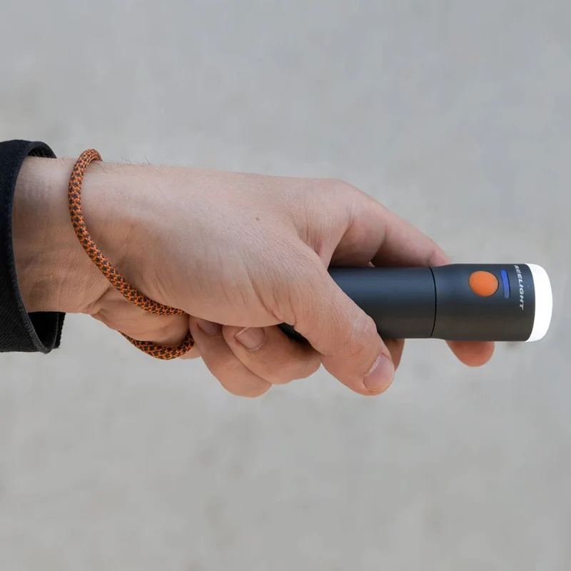 Lampe torche amovible sur guidon de vélo Reelight LUX light 700