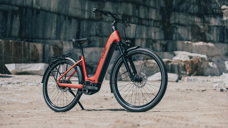 TOURING HYBRID COMFORT SLX 800