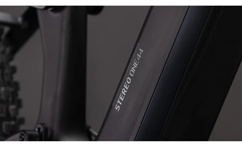 STEREO HYBRID ONE44 HPC RACE 800